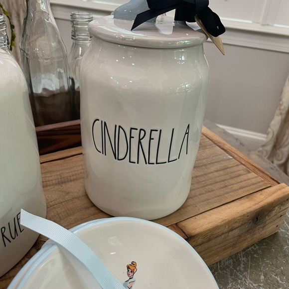 RAE DUNN” CINDERELLA SPECIALTY 2023 LARGE BUNDLE ITEMS - Picture 4 of 11